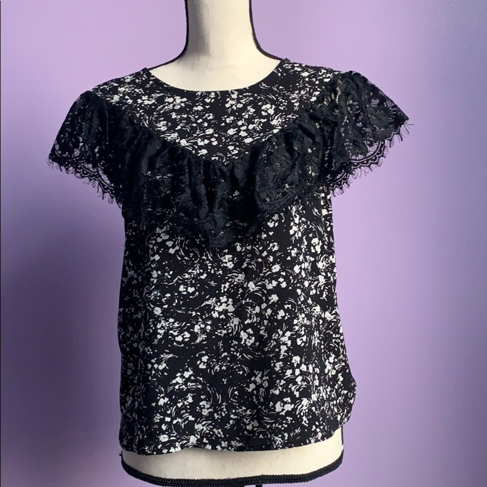 Lily Rose Black & White flower lace blouse